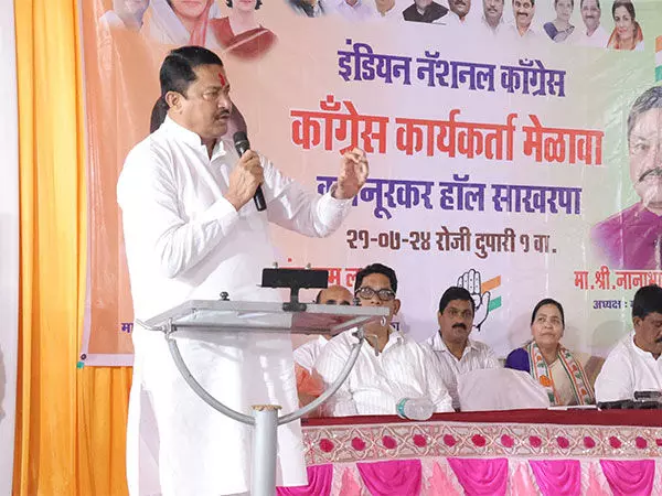 Maharashtra Congress ने अनिल देशमुख का समर्थन किया