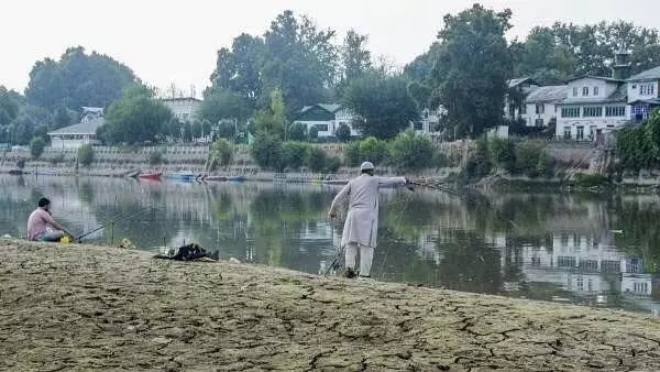 Kashmir: गर्म लहरों से शांत झीलें और जलीय जीवन खतरे में