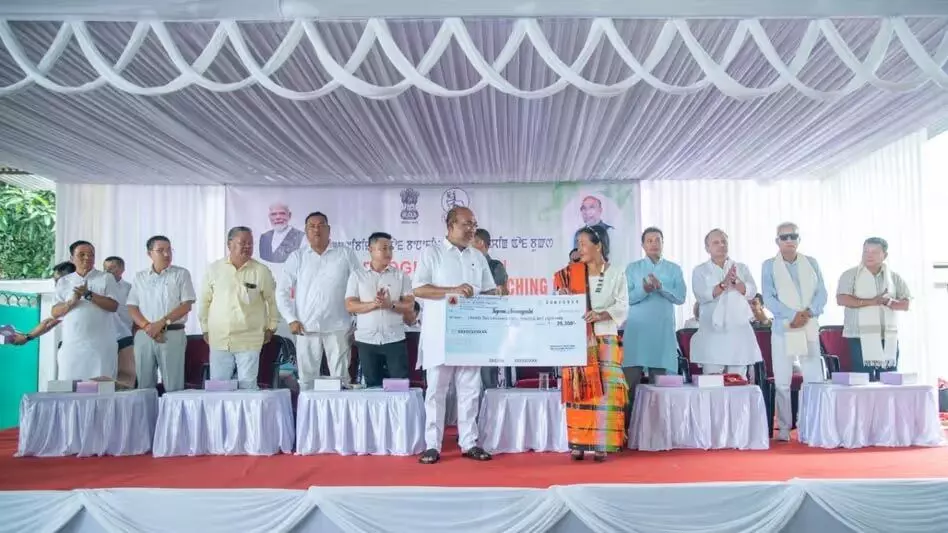 Manipur ने श्रमिकों के परिवारों को 29.65 लाख रुपये की शैक्षिक सहायता