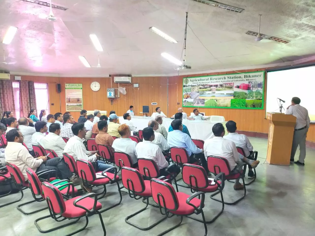 Bikaner: कृषि मासिक तकनीकी कार्यशाला आयोजित खरीफ सीजन के मध्यनजर कृषि आदान निरीक्षक बीज