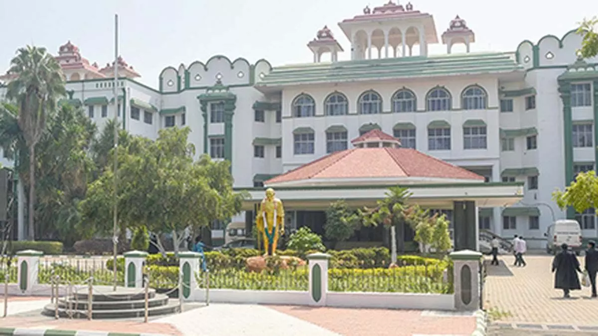 SRM होटल विवाद में एकल पीठ के आदेश के खिलाफ अपील की