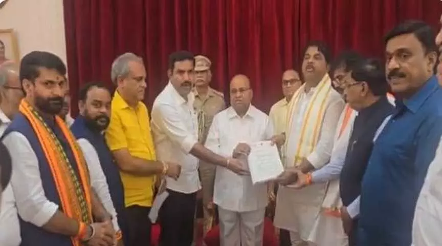 BJP-JDS ने कर्नाटक के राज्यपाल से मुलाकात की, MUDA घोटाले की CBI जांच की मांग की