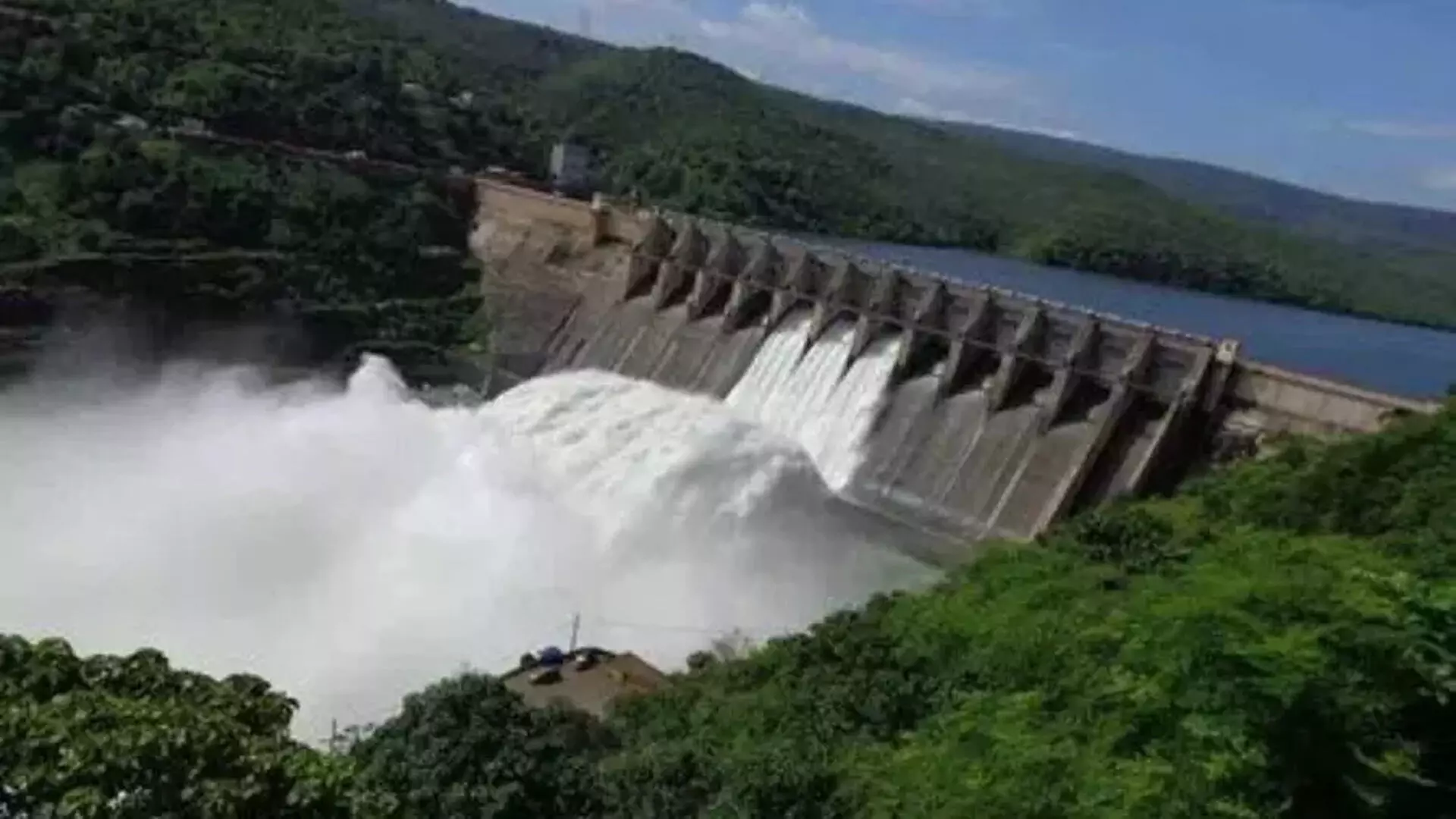 उच्च जल प्रवाह के साथ Srisailam जलाशय पूर्ण क्षमता के करीब पहुंचा