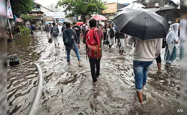 Mumbai Rains: आज स्कूल, कॉलेज सामान्य रूप से खुलेंगे