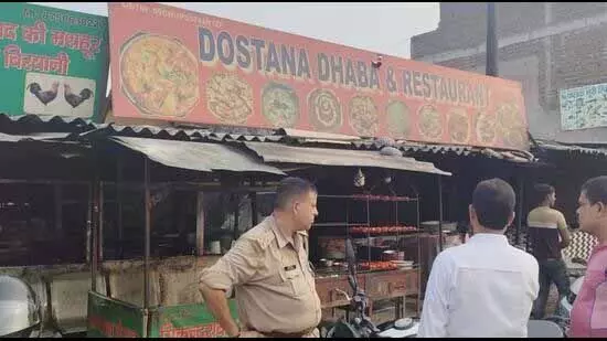 NOIDA:  जीबी नगर में कांवड़ मार्ग पर स्थित भोजनालयों और दुकानों का निरीक्षण किया