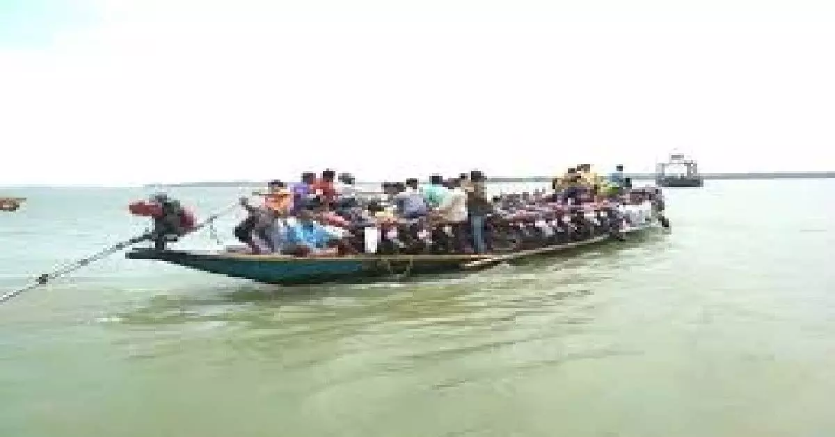 Odisha : चिलिका में यात्री नाव फंसी, बाद में बचाई गई