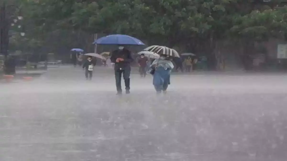 Odisha : आईएमडी ने आज ओडिशा के 26 जिलों के लिए भारी बारिश की येलो वार्निंग जारी की