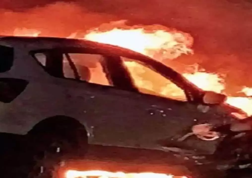 Raipur Breaking: मोवा के कार में लगी भीषण आग, 4 लोग थे सवार