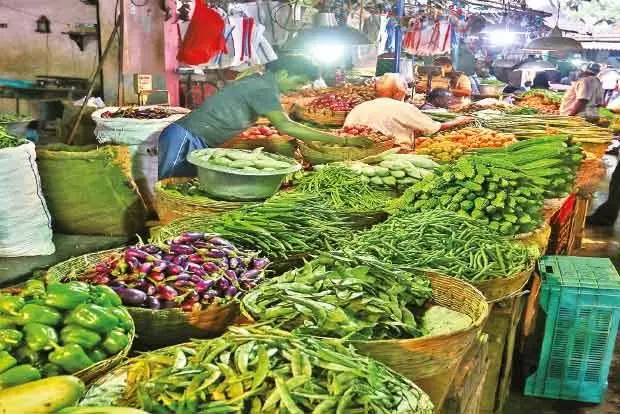 Chennai में आज कोयम्बेडु बाजार में सब्जियों की कीमतें देखें