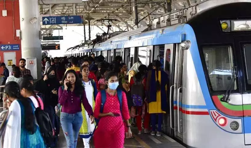 Hyderabad: 2024 की शुरुआत में मेट्रो की सवारियों में गिरावट आएगी