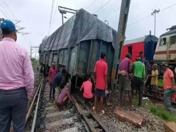 Bhubaneswar रेलवे स्टेशन पर मालगाड़ी पटरी से उतरी