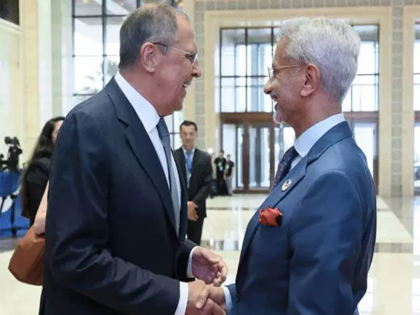 जयशंकर, रूसी समकक्ष लावरोव ने आसियान बैठकों के दौरान लाओस में मुलाकात की