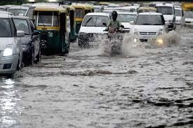 Delhi : भारी बारिश, जल भराव से जनजीवन अस्त-व्यस्त लोग परेशान