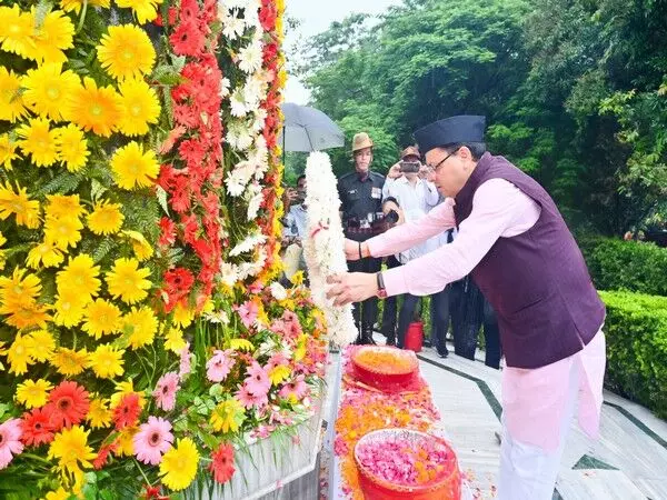 CM Dhami ने सहायता राशि बढ़ाई, विजय दिवस पर कारगिल शहीदों का किया सम्मान