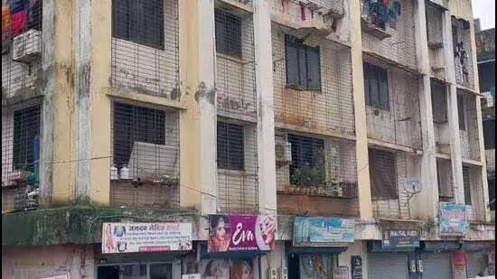 Mumbai: हाईकोर्ट ने कल्हेर में 5 अवैध इमारतों को गिराने का आदेश दिया