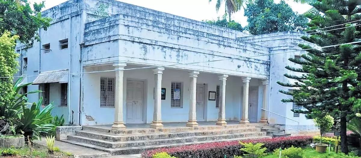 Karnataka : कांग्रेस से निजलिंगप्पा के बंगले को जिला कार्यालय के लिए खरीदने का आग्रह किया गया