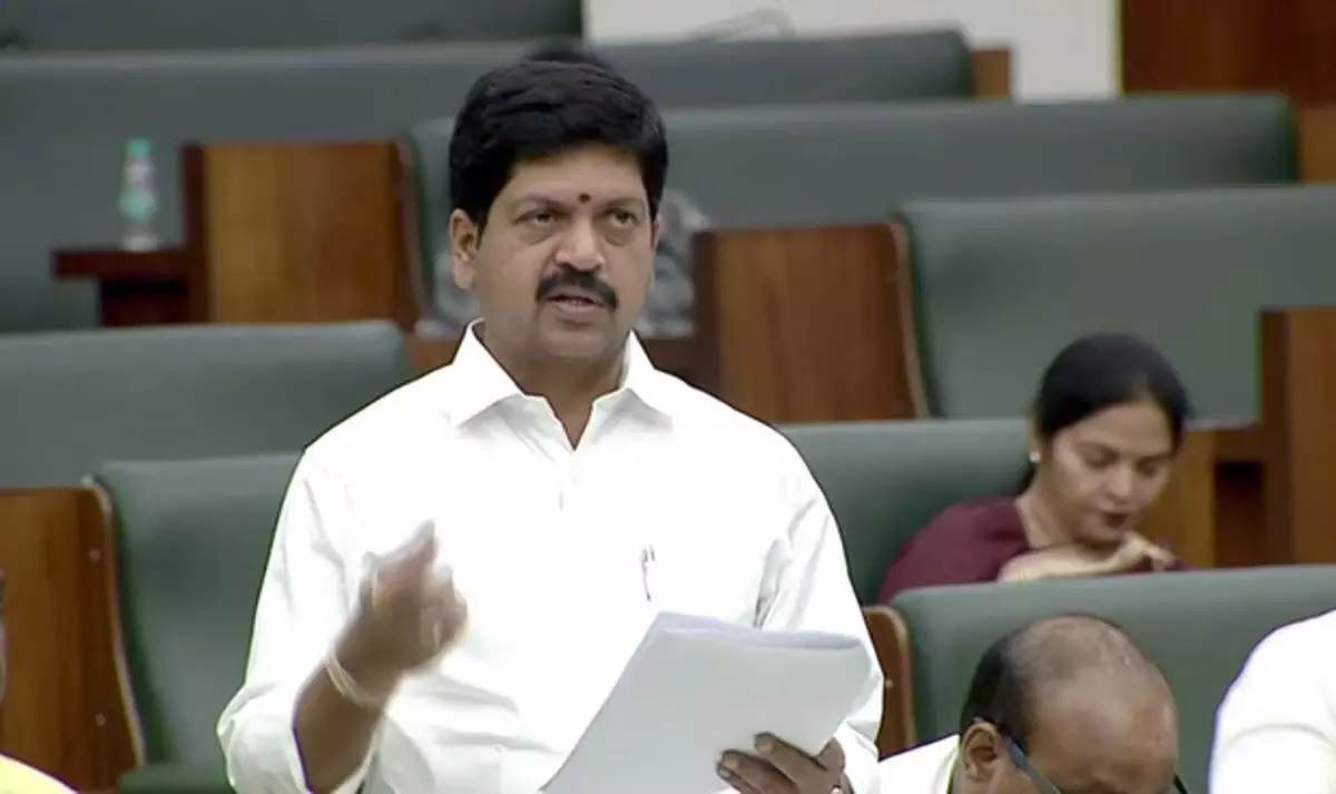 Andhra :आबकारी मंत्री कोल्लू ने कहा कि वाईएसआर शासन के दौरान शराब घोटाले में अनियमितताओं का पर्दाफाश किया जाएगा