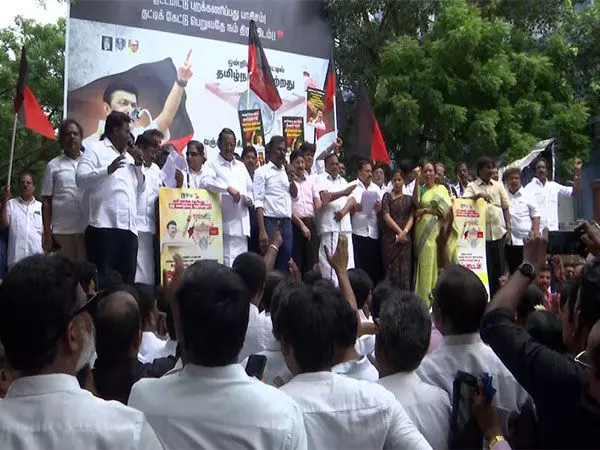 DMK ने केंद्र के खिलाफ विरोध प्रदर्शन किया