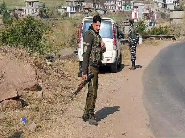 Jammu and Kashmir: मुठभेड़ में पाकिस्तानी आतंकवादी मारा गया