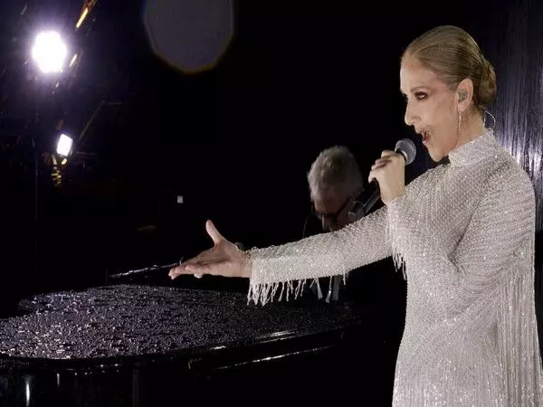 Celine Dion ने स्टिफ पर्सन सिंड्रोम के बीच पेरिस ओलंपिक 2024 में प्रस्तुति दी
