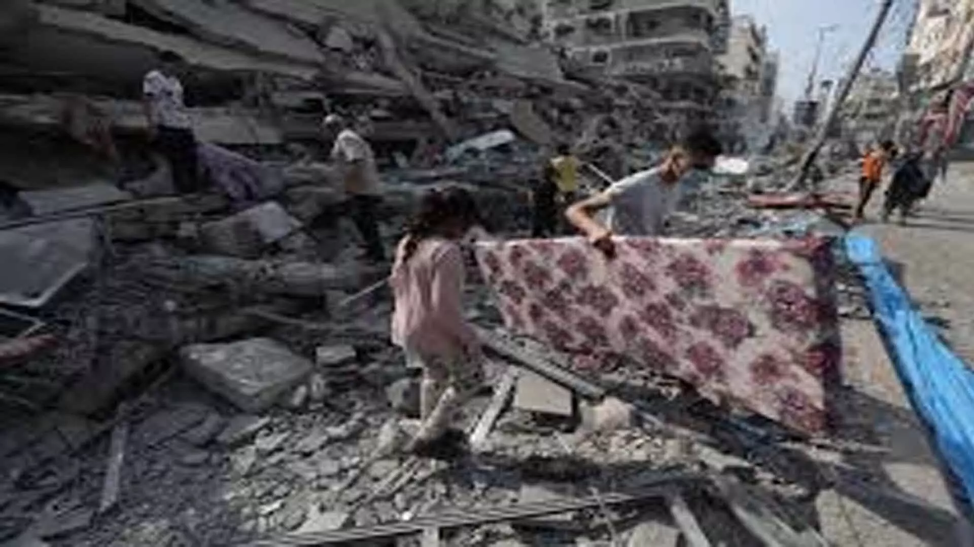 Gaza में बढ़ते संघर्ष के कारण 180,000 लोग विस्थापित