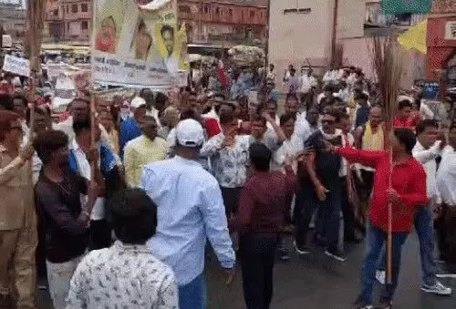 Jaipur में सफाई कर्मचारियों ने सरकार के खिलाफ निकाली रैली