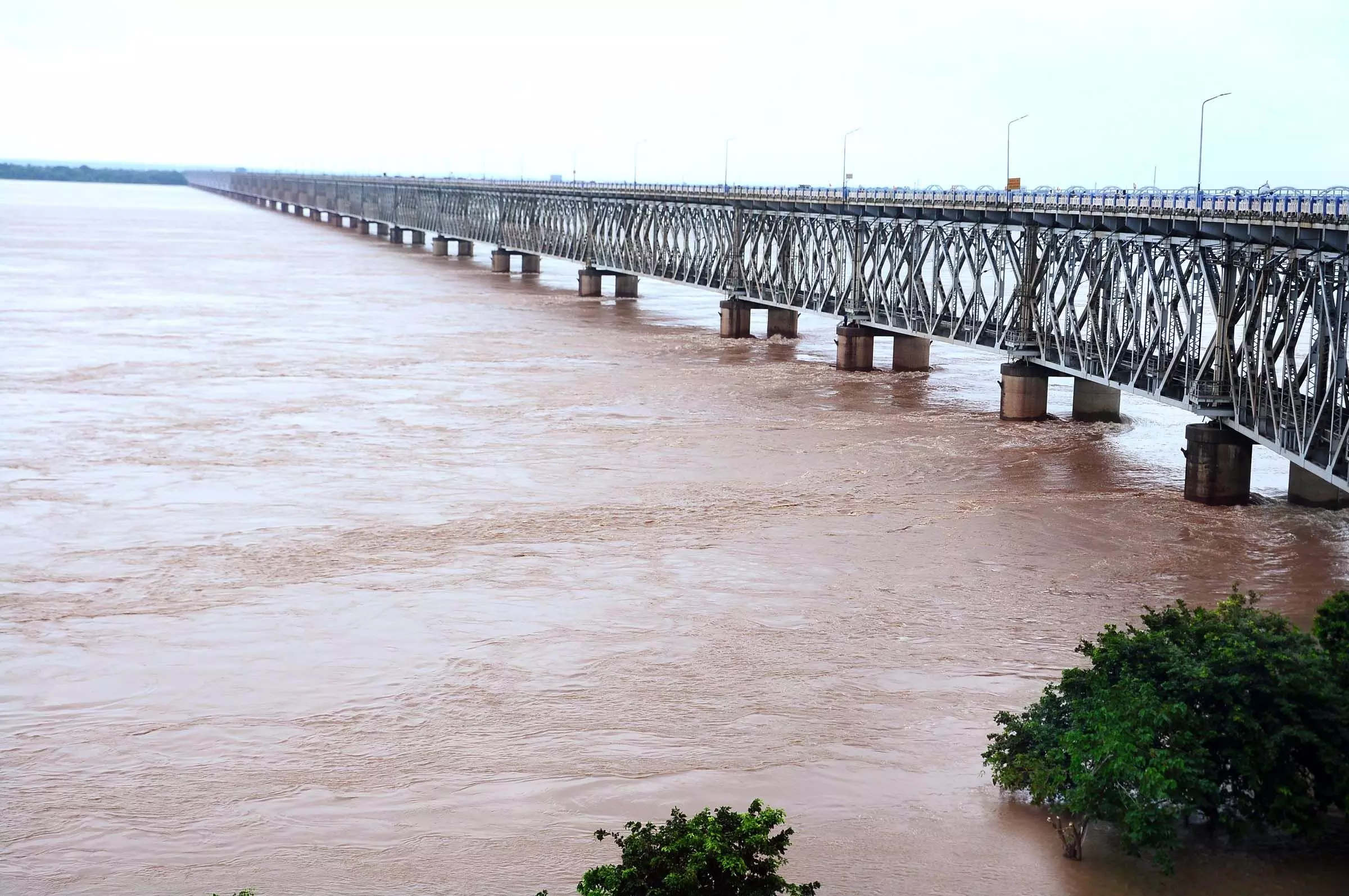 Nagarjuna सागर परियोजना में जल प्रवाह बढ़कर 52,261 क्यूसेक हो गया