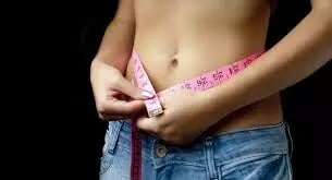 Lifestyle: बिना जिम जाए महिलायें ऐसे घटा सकती हैं अपना वजन
