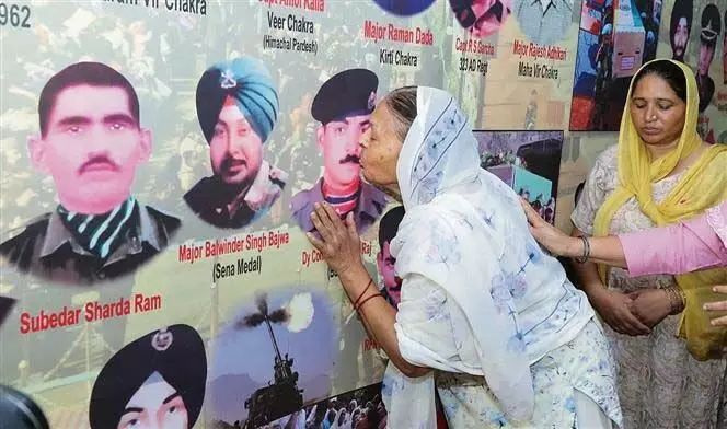 Jalandhar: 1500 रुपए की पेंशन ने कारगिल शहीद की मां का जीना मुश्किल कर दिया
