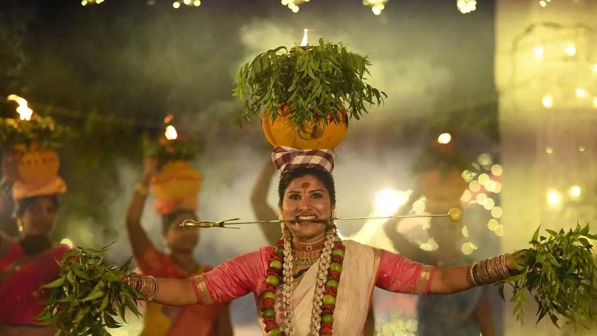 Hyderabad: इस साल बोनालु गानों में है नई ध्वनि