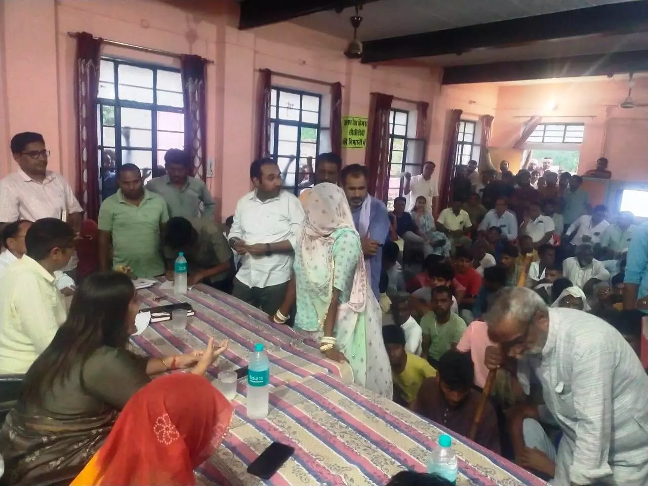 Churu: जिला कलेक्टर पुष्पा सत्यानी ने जिले के सांखू फोर्ट में आयोजित रात्रि चौपाल