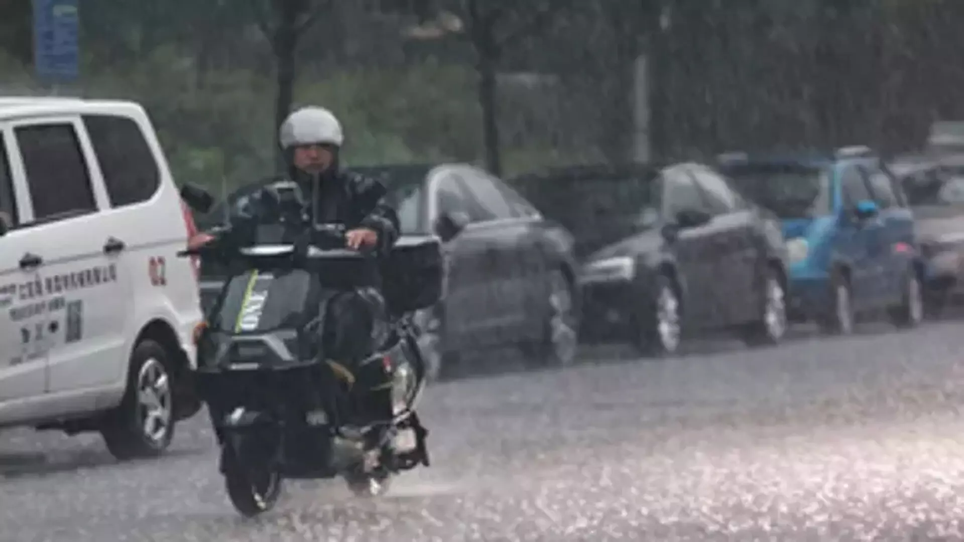 China में गेमी तूफान के कारण भारी बारिश, 27,000 से अधिक लोगों को स्थानांतरित किया गया