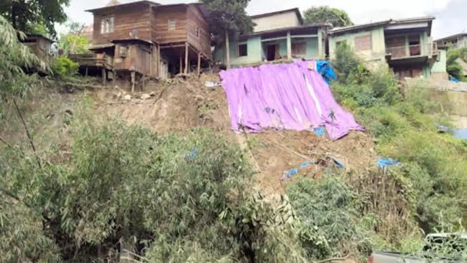 Kohima में भारी भूस्खलन से 4 घर क्षतिग्रस्त, 20 परिवार बेघर