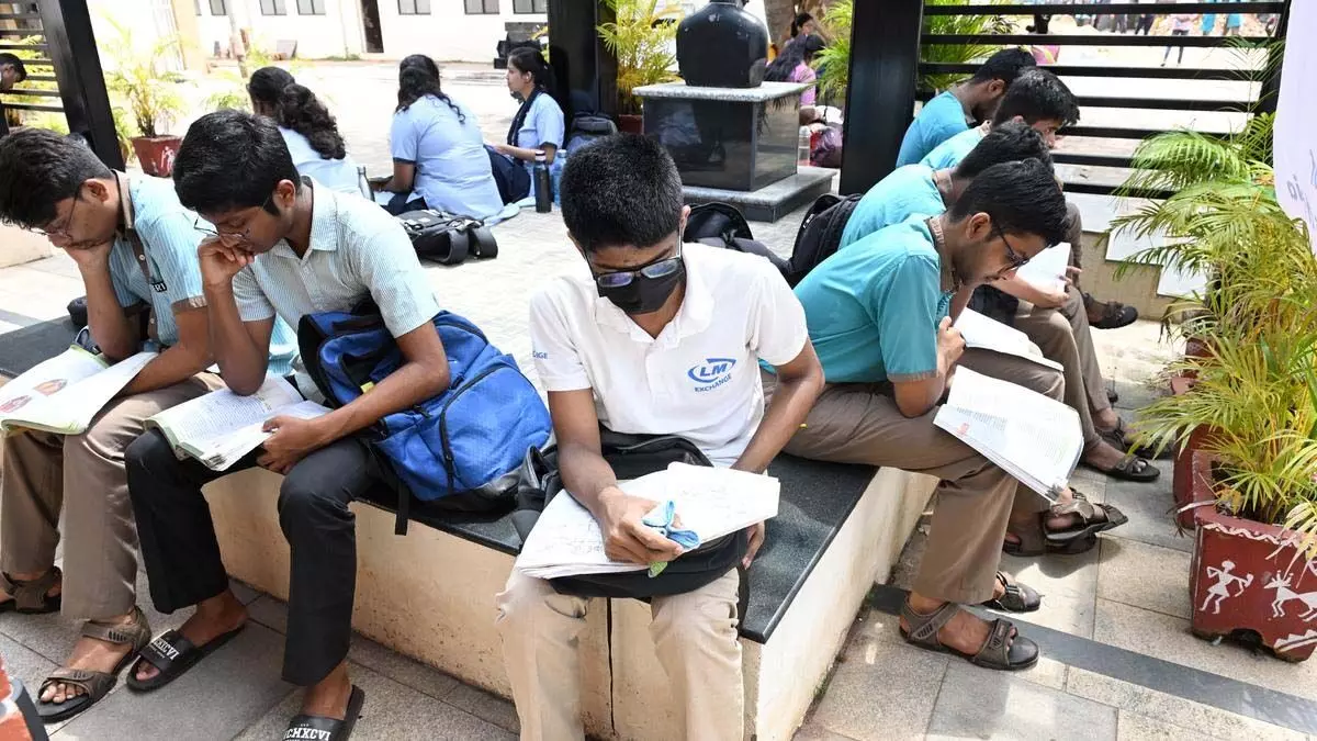 NEET-2024 के संशोधित परिणाम के टॉप-20 में कर्नाटक का कोई छात्र नहीं