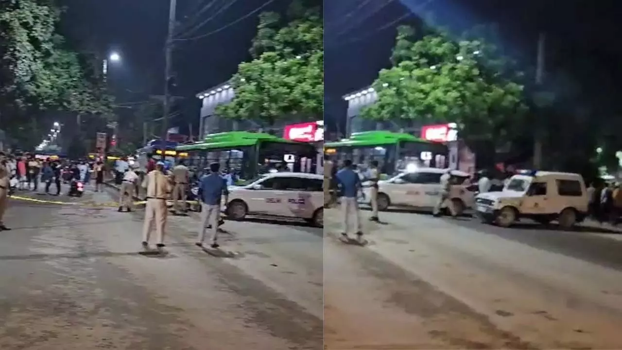 Delhi: दिल्ली में बस के अंदर बम की धमकी, पुलिस ने संदिग्ध वस्तु बरामद की