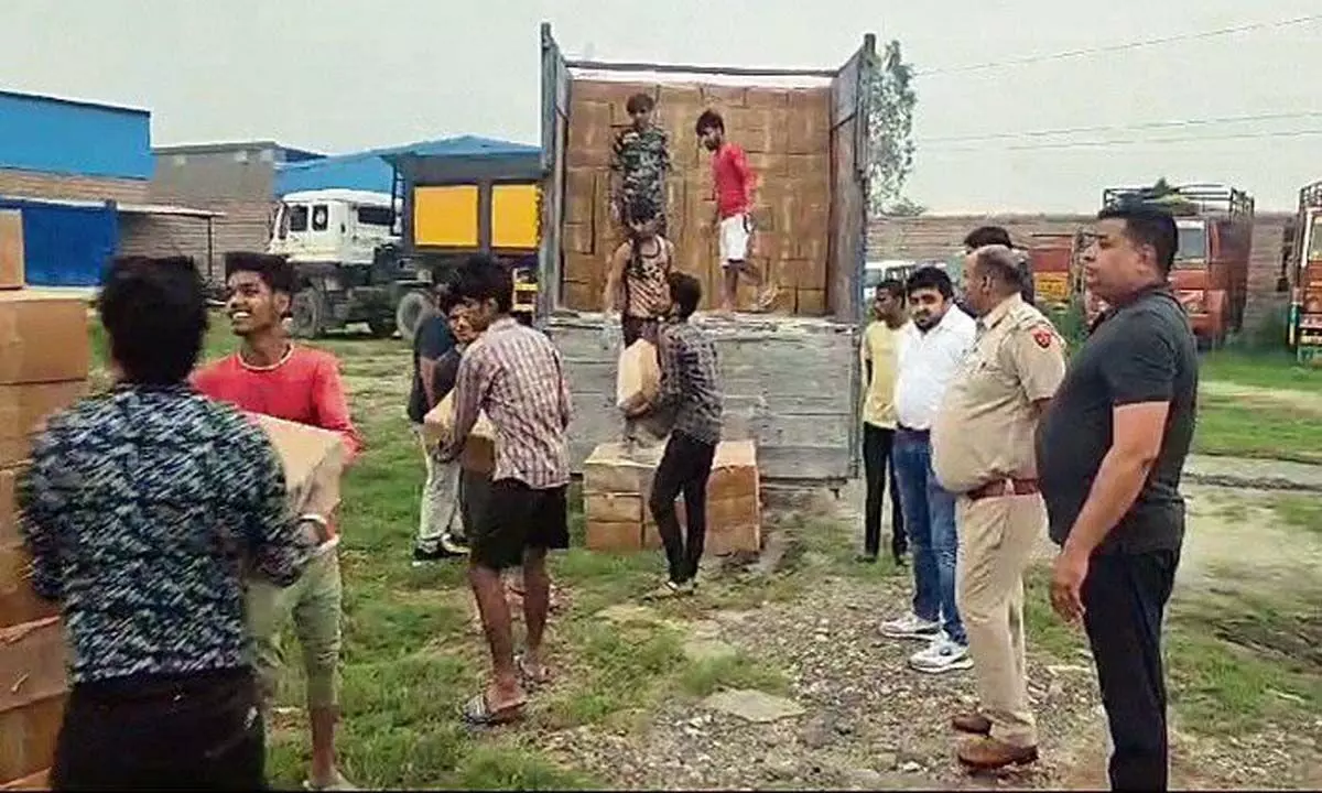 Haryana: पानीपत में 970 पेटी अवैध शराब जब्त, 2 गिरफ्तार