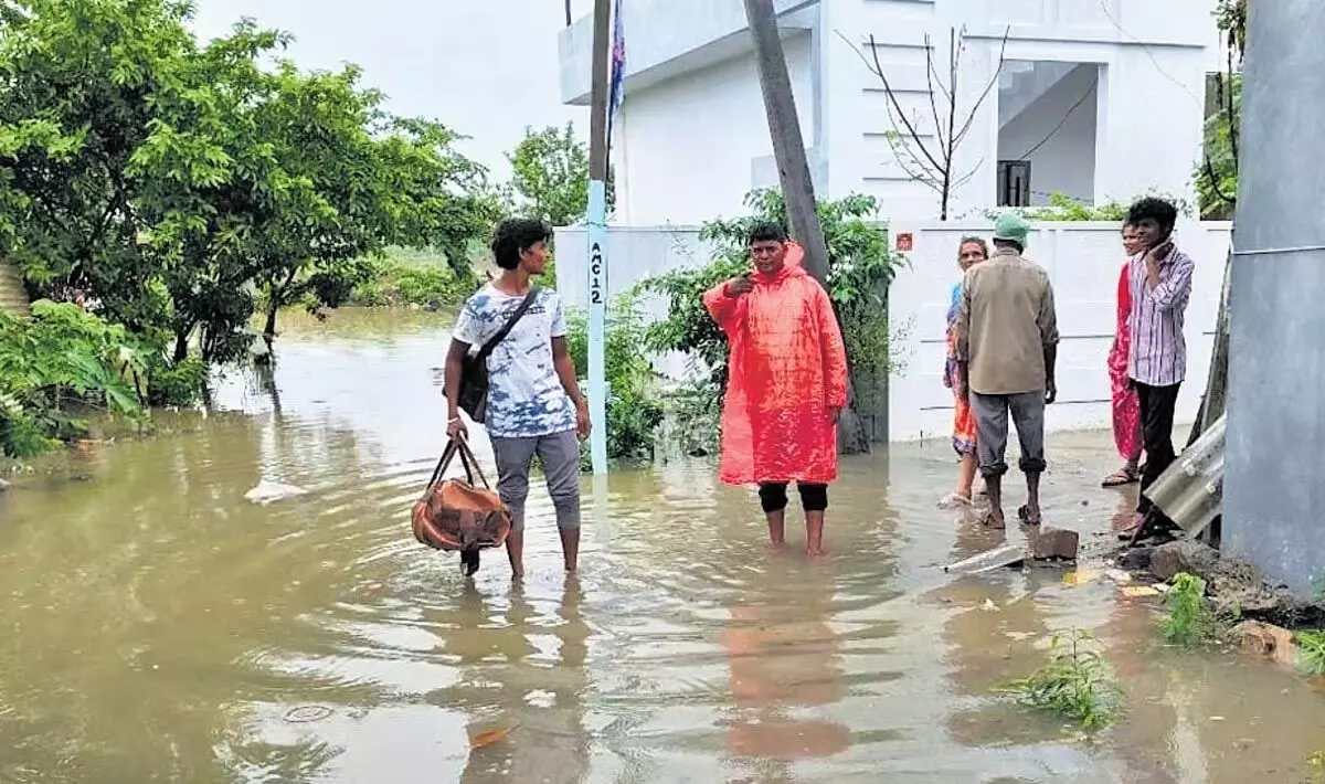 Telangana के भद्राचलम में गोदावरी 53 फीट पर