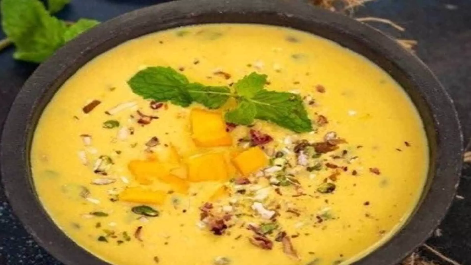 Mango Basundi: मैंगो बासुंदी के साथ, नोट करें टेस्टी रेसिपी