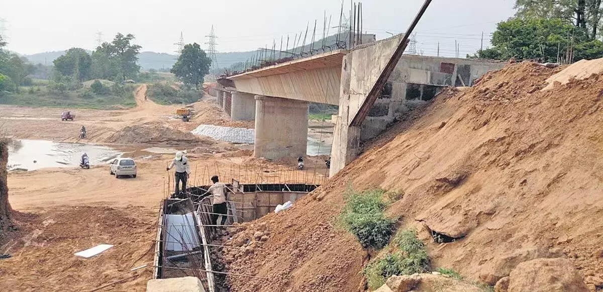 Odisha में भूमि अधिग्रहण संबंधी अनसुलझे मुद्दे से पुल निर्माण कार्य बाधित