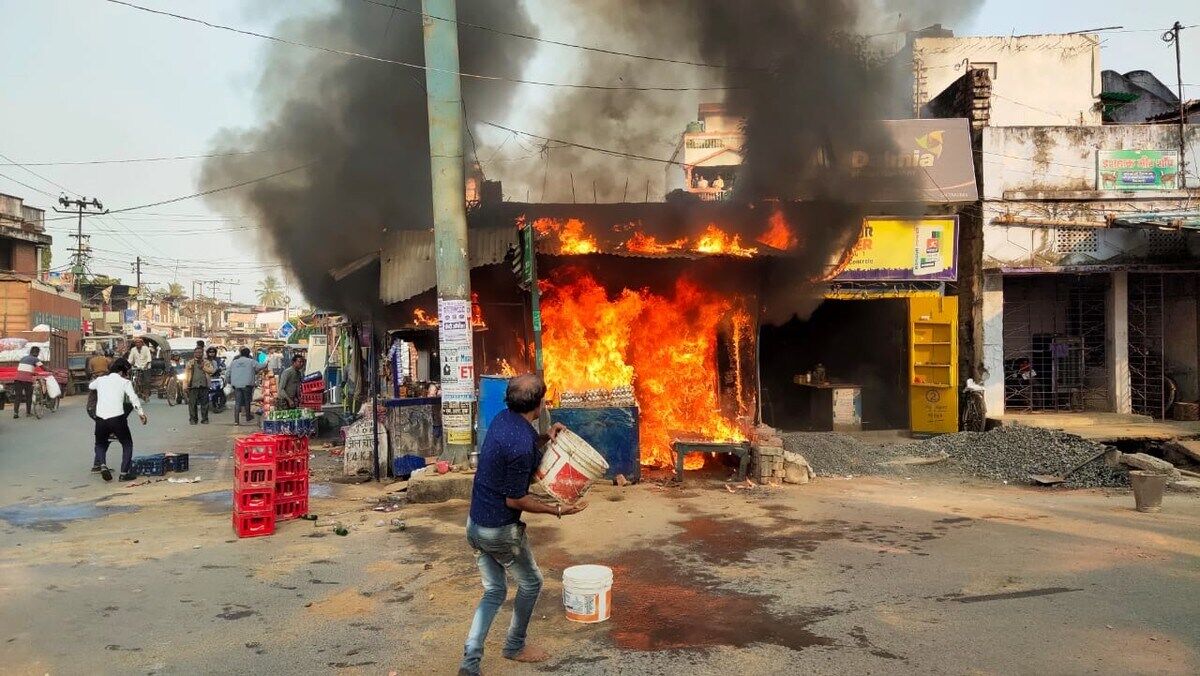 Muzaffarpur: किराना दुकान में लगी आग,  सामान जलकर खाक
