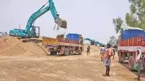 Andhra Pradesh: जिला रेत समिति ने पार्वतीपुरम में नई रेत पहुंच का प्रस्ताव रखा