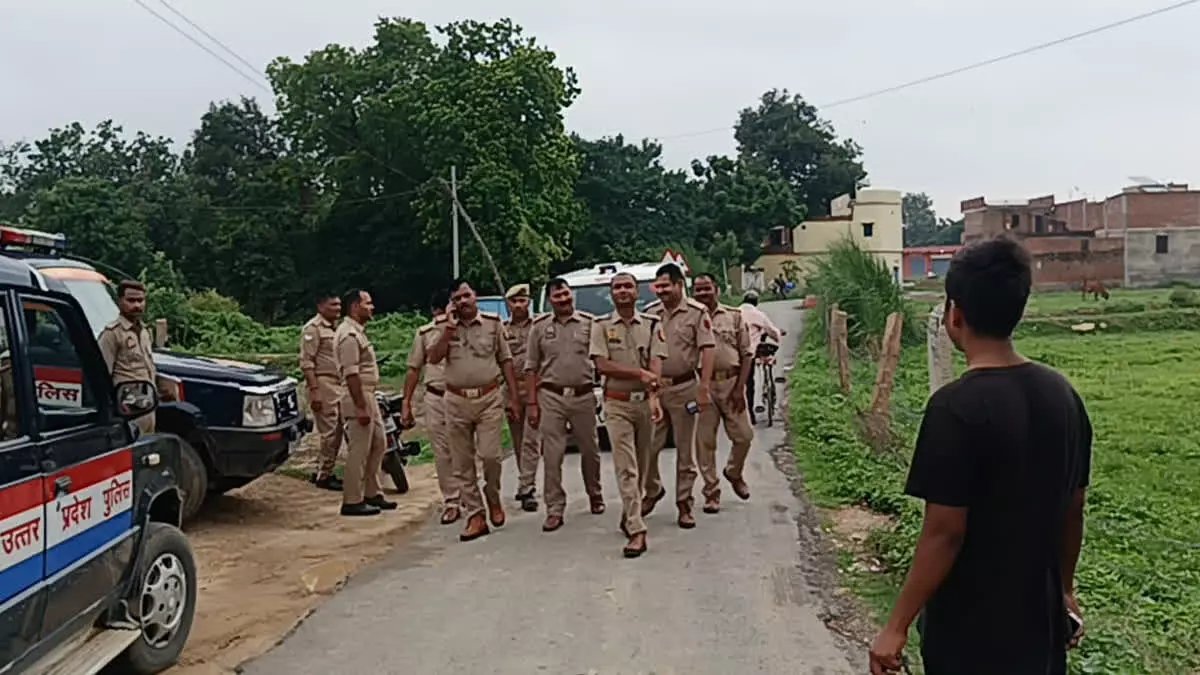 Prayagraj-मिर्जापुर मार्ग पर बस-लोडर की टक्कर में तीन श्रद्धालुओं की मौत, 22 घायल