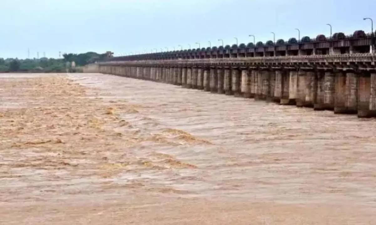 भारी बारिश से Godavari नदी में बाढ़ का स्तर बढ़ने की आशंका