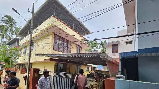 Kerala: सचिवालय के पास महिला को एयर गन से गोली मारी गई