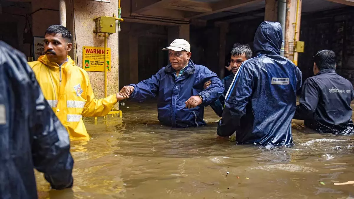 Flooded cities: शहरी भारत राजनीतिक उदासीनता में डूबा हुआ