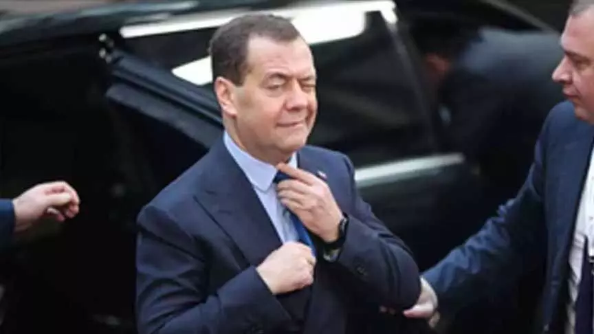 Medvedev : रूस अमेरिकी राष्ट्रपति चुनाव में हस्तक्षेप नहीं करेगा