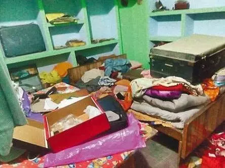 Rumdamol में चोरों ने घर से पार किया सामान