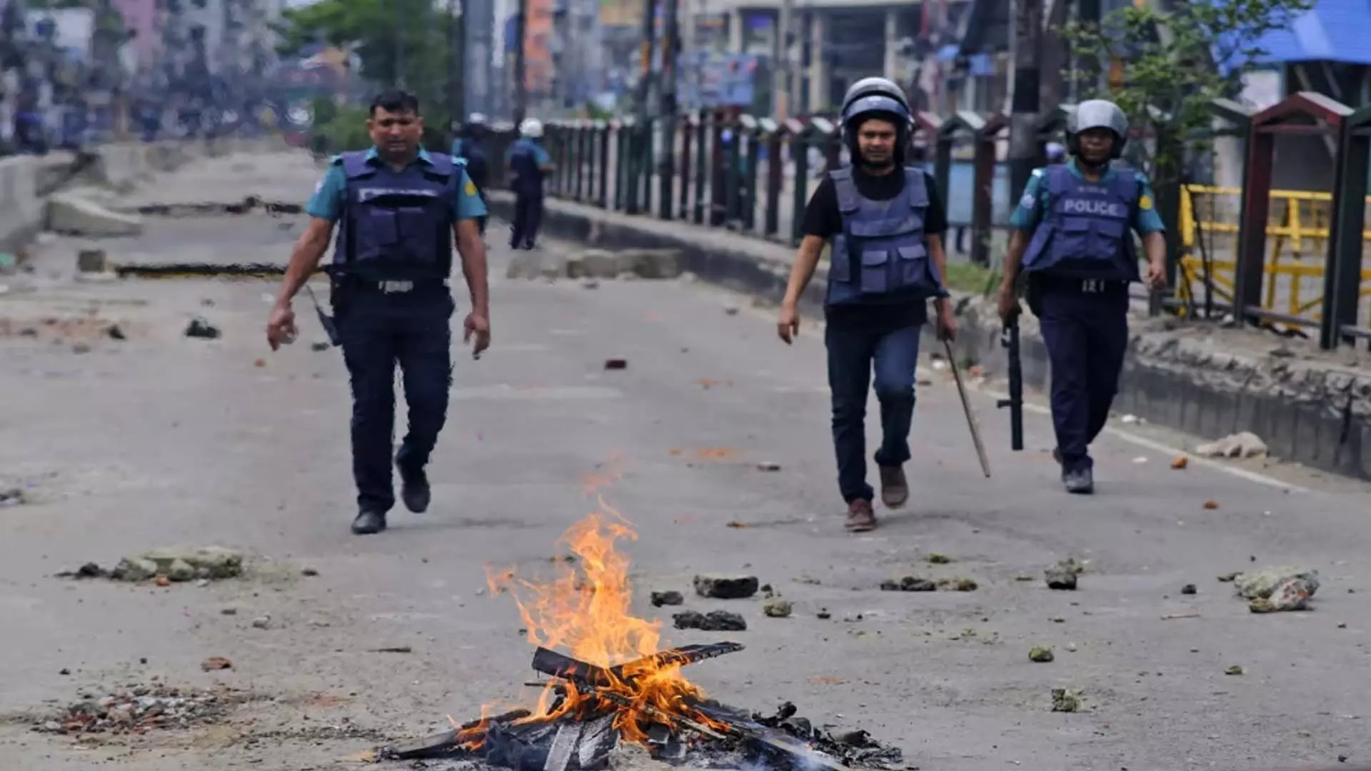 Bangladesh में छात्रों का विरोध प्रदर्शन क्रांति में बदल रहा
