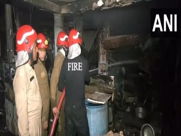 Delhi: आईएनए मार्केट के रेस्टोरेंट में लगी आग, 4-6 लोग घायल