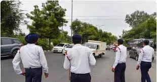 Traffic police: ट्रैफिक पुलिस ने लोक अदालत के जरिए 12.4 लाख वाहन चालकों से ₹17 करोड़ जुर्माना वसूला
